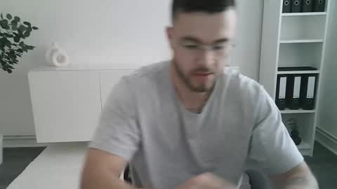 Snapshot of ryanhoffmann15 chatting on May 17, 2026, 7:50 am ryanhoffmann15 online show from May 17, 2026, 7:50 am
