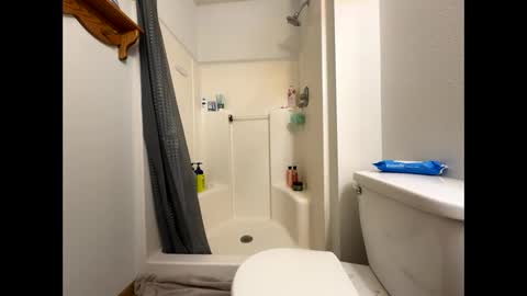 ryanihde2025 online show from March 15, 2026, 11:22 pm