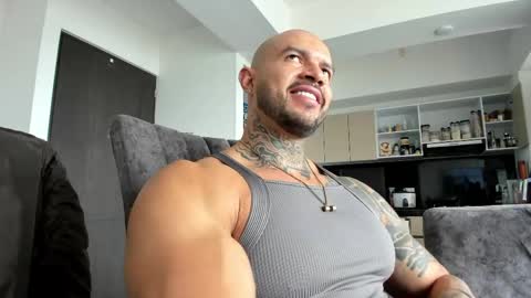 Snapshot of ryanjhonston chatting on May 4, 2026, 4:25 pm Ryan online show from May 4, 2026, 4:25 pm
