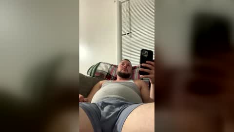 Snapshot of ryanmhoyt88 chatting on April 18, 2026, 3:43 am ryanmhoyt88 online show from April 18, 2026, 3:43 am