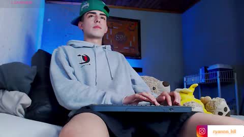 Snapshot of ryannhill_ chatting on March 19, 2026, 5:55 am Ryannhill online show from March 19, 2026, 5:55 am