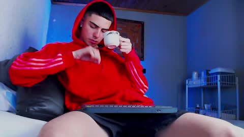 Snapshot of ryannhill_ chatting on April 8, 2026, 4:56 am Ryannhill online show from April 8, 2026, 4:56 am