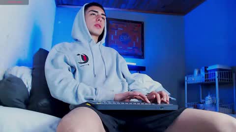 Snapshot of ryannhill_ chatting on April 14, 2026, 6:30 am Ryannhill online show from April 14, 2026, 6:30 am