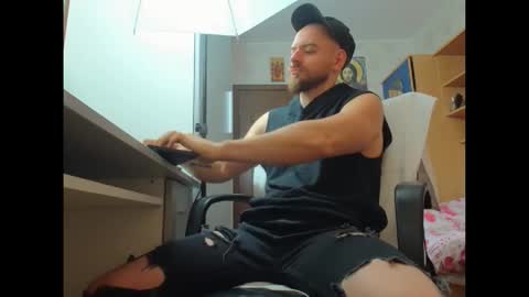 Ryanstone  online show from November 20, 2025, 6:35 am