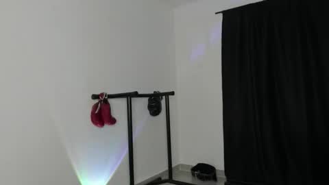 ryanwhite3 online show from November 10, 2025, 10:53 pm