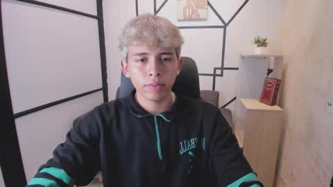 ryderstone_ online show from October 21, 2025, 4:35 am