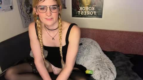 Ryn Michele online show from January 28, 2025, 1:08 am