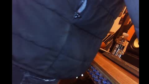 rynoxox online show from February 19, 2025, 7:28 am