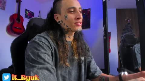 leopmonk help me reach 100 thumbs up online show from December 31, 2024, 2:58 pm