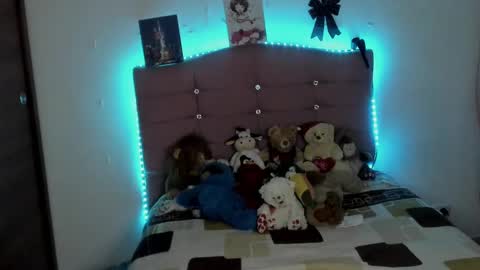 Snapshot of s_demoni1 chatting on December 11, 2024, 11:00 pm S H A R O N model independient online show from December 11, 2024, 11:00 pm