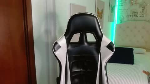 Snapshot of saara_martin chatting on March 12, 2026, 12:33 pm 1 online show from March 12, 2026, 12:33 pm