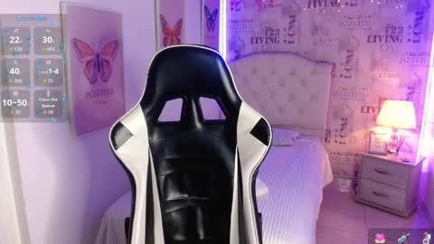 Snapshot of saara_martin chatting on April 9, 2026, 12:21 pm 1 online show from April 9, 2026, 12:21 pm