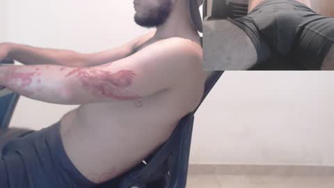 Snapshot of saat_hiel chatting on February 3, 2025, 4:46 am Saat online show from February 3, 2025, 4:46 am