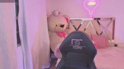 saaya_tay online show from February 25, 2026, 3:16 am