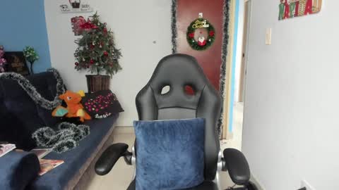 Snapshot of sabrina_chester_02 chatting on December 24, 2024, 8:27 pm Angie online show from December 24, 2024, 8:27 pm