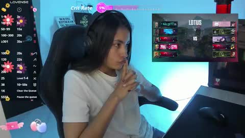 Snapshot of sabrina_chester_02 chatting on October 15, 2025, 1:39 am Angie online show from October 15, 2025, 1:39 am