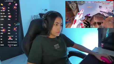 Snapshot of sabrina_chester_02 chatting on October 28, 2025, 12:47 am Angie online show from October 28, 2025, 12:47 am