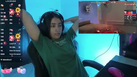 Snapshot of sabrina_chester_02 chatting on October 29, 2025, 1:52 am Angie online show from October 29, 2025, 1:52 am