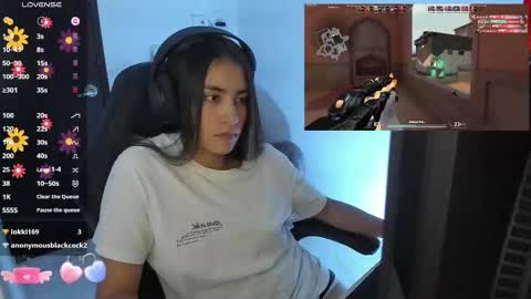 Snapshot of sabrina_chester_02 chatting on November 6, 2025, 1:50 am Angie online show from November 6, 2025, 1:50 am