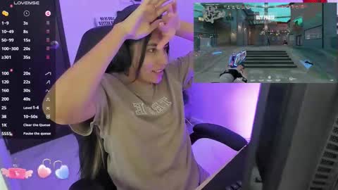 Snapshot of sabrina_chester_02 chatting on November 7, 2025, 4:07 pm Angie online show from November 7, 2025, 4:07 pm