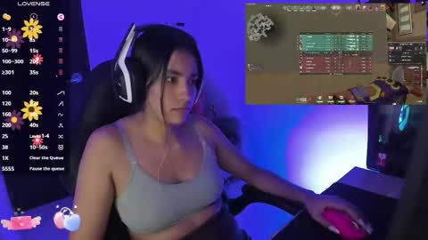 Angie  online show from November 13, 2025, 10:03 am