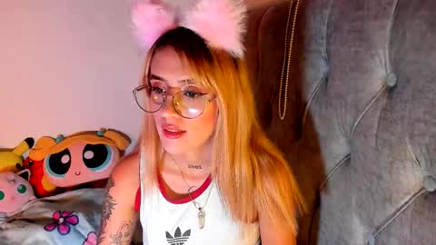 . Sabrina Cole . online show from October 22, 2025, 4:13 am