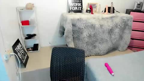 Sabrina online show from December 14, 2025, 10:25 pm