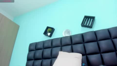 sabrina online show from March 12, 2025, 2:34 pm