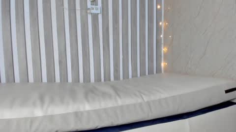 mariana  online show from December 27, 2024, 9:54 pm