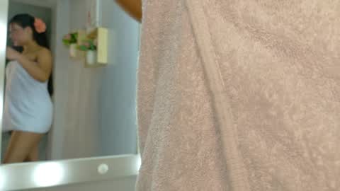 mariana  online show from September 18, 2025, 11:29 pm