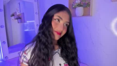 mariana  online show from November 12, 2025, 2:12 am