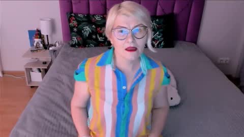 Sabrina MacMarren online show from January 17, 2026, 2:22 pm