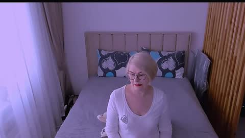 Sabrina MacMarren online show from April 12, 2026, 10:31 am