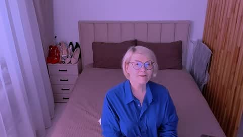 Sabrina MacMarren online show from May 29, 2026, 5:33 pm
