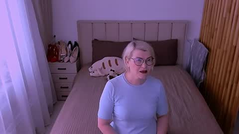 Sabrina MacMarren online show from May 30, 2026, 10:23 am