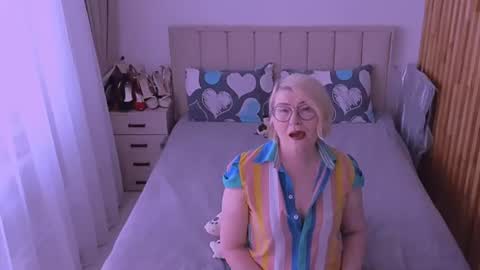 Snapshot of sabrinamacmarren chatting on June 21, 2026, 12:08 pm Sabrina MacMarren online show from June 21, 2026, 12:08 pm