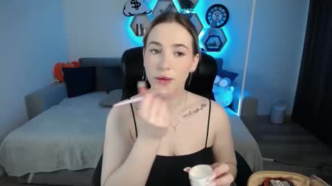 Sabrina Violet online show from March 10, 2025, 9:10 am
