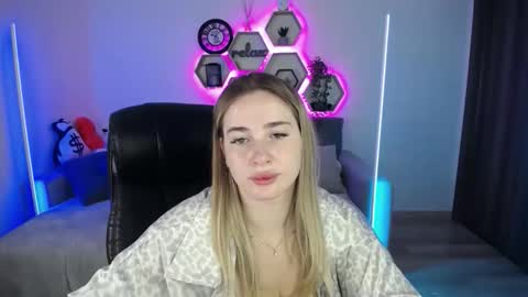 Sabrina Violet online show from September 15, 2025, 8:03 am