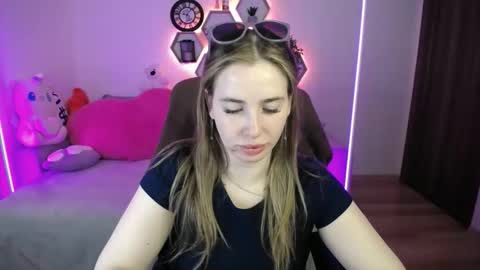 Snapshot of sabrinviolet chatting on May 6, 2026, 8:08 am Sabrina Violet online show from May 6, 2026, 8:08 am