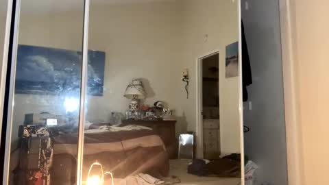 R online show from November 3, 2025, 1:56 pm