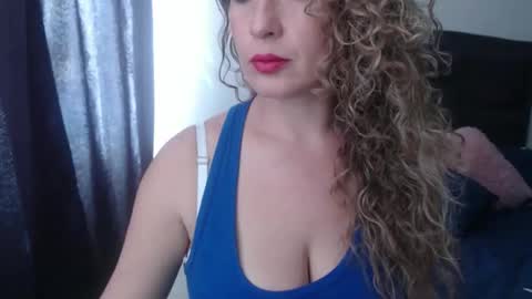 sacrletardiente online show from February 4, 2026, 6:58 pm