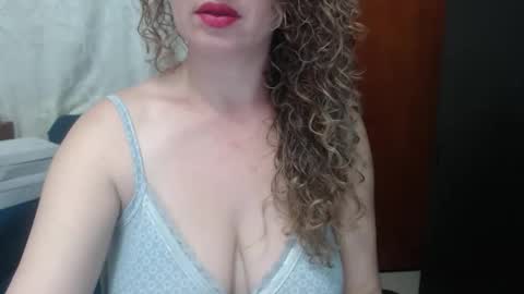 sacrletardiente online show from April 14, 2026, 12:33 pm