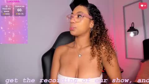 Sophie online show from September 25, 2025, 4:27 am