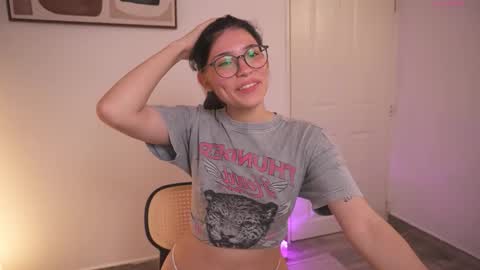 Snapshot of sadelune chatting on February 15, 2026, 7:51 am An online show from February 15, 2026, 7:51 am