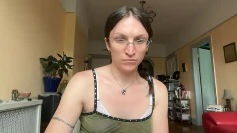 Snapshot of sadie_stars chatting on June 17, 2026, 5:47 pm Sadie online show from June 17, 2026, 5:47 pm