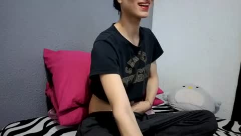 Snapshot of safiro_queen chatting on June 23, 2026, 1:09 pm Safiro Queen online show from June 23, 2026, 1:09 pm