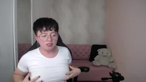 Snapshot of safyka chatting on March 3, 2025, 7:06 pm SAFYKA online show from March 3, 2025, 7:06 pm