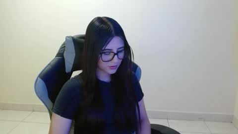 Sahaliefox  online show from October 23, 2025, 9:13 pm