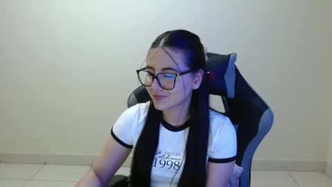 Sahaliefox  online show from January 8, 2026, 8:00 pm