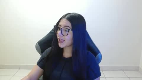 Sahaliefox  online show from April 16, 2026, 9:26 pm